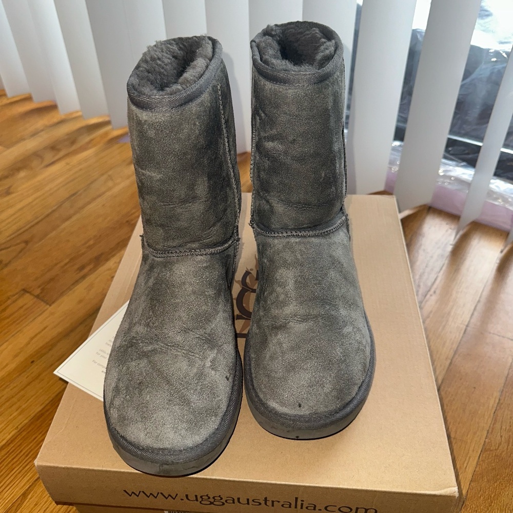 Women's Ugg Boots - Size 7